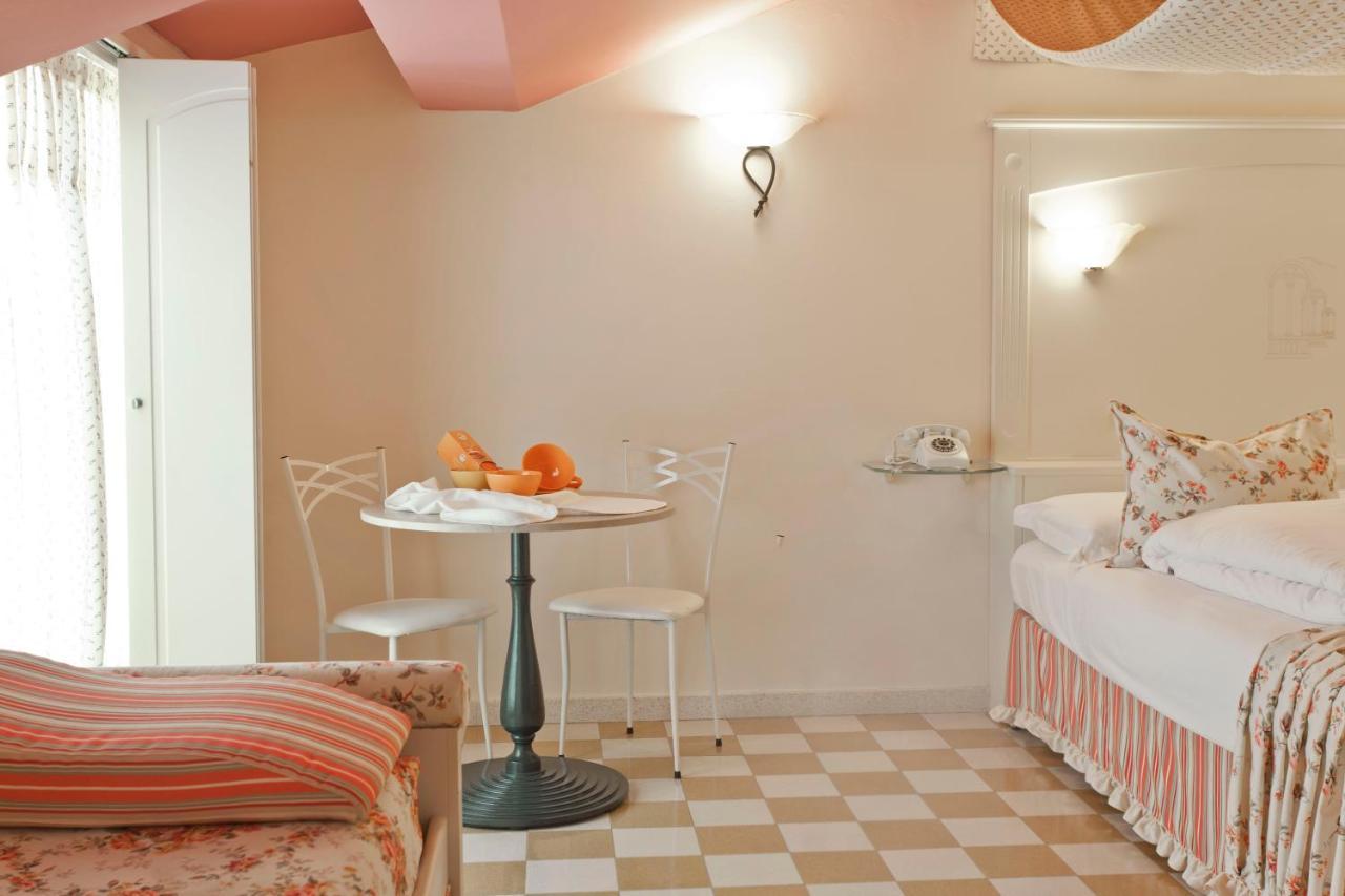 Bellavista Hotel Deluxe Apartments Riva del Garda Buitenkant foto