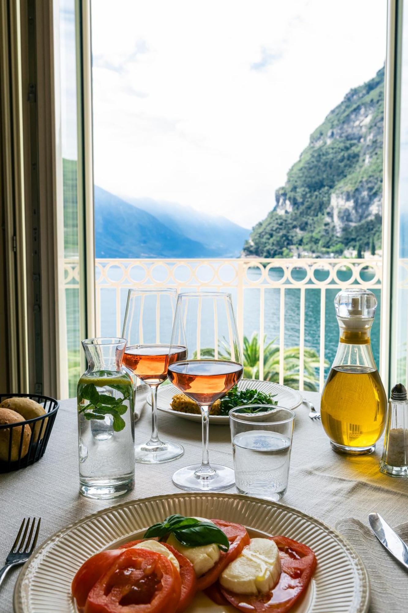 Bellavista Hotel Deluxe Apartments Riva del Garda Buitenkant foto